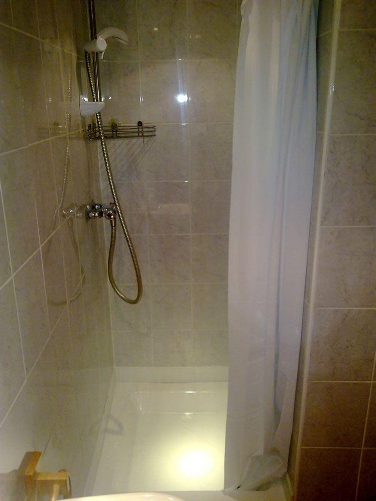 County Hotel 4*
